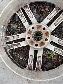 Elektróny 255/40 R20 - 2