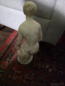 Socha ženy 40cm výška v dobrom stave - 2