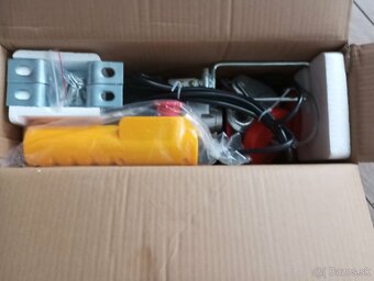 Elektrický lanový navijak 800kg KD1526 nový - 2