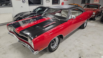 1969 Plymouth GTX 440 V8 - muscle car, po renovaci - 2