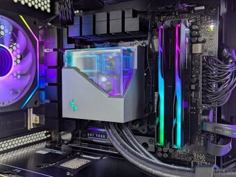 ⚙️ AMD RYZEN 7 9800X3D/RTX 5070 Ti 16GB/32GB DDR5/1TB - 2