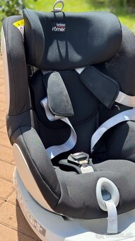 Predám otočnú autosedačku Britax Römer Dualfix 0-18kg - 2