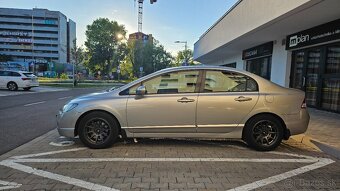 Honda Civic 8g 1.8 benzín V-Tec 2006 / sedan - 2