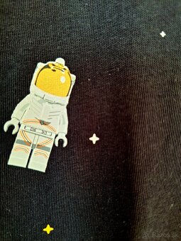 Nenosené Uniqlo LEGO triĉko "Vesmír", 5-6 rokov - 2