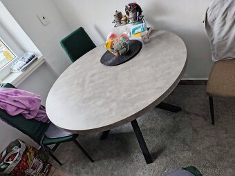 Jedálenský stôl - 2