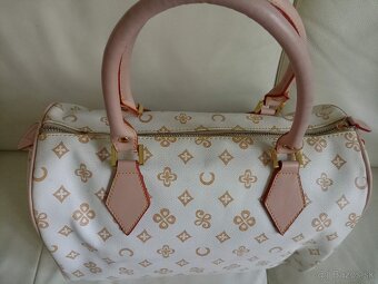 Väčšia kabelka - 2