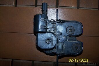 Zámok kufra Renault Captur - 2