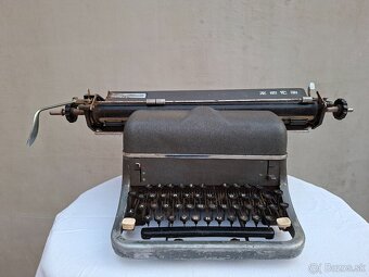Písací stroj - 2