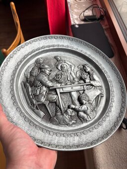 Dekoratívny cínový tanier - 2