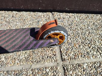 Kolobežka street surfing - 2