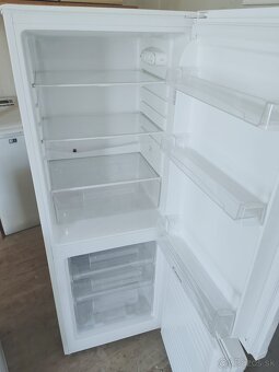 Predám chladničku Candy 150cm - 2