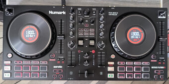 Numark Mixtrack Platinum FX Záruka 2,5 rok - 2