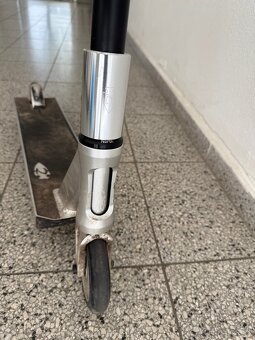 Predám Freestyle kolobežka North Switchblade Silver Matte - 2