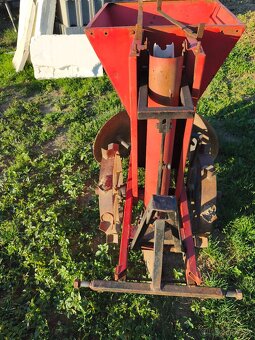 sadzač zemiakov - 2