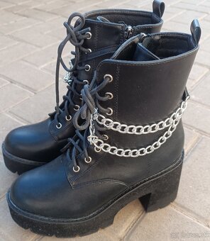 Dámske čižmičky na jeseň veľk.40 - 2