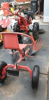 Predam traktory s prísl. - 2