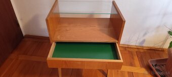 Starý retro nočný stolík - 2