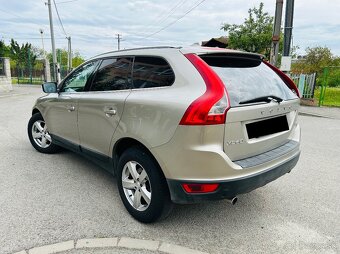 Volvo XC60 D4 2.4L Momentum AWD Geartronic - 2
