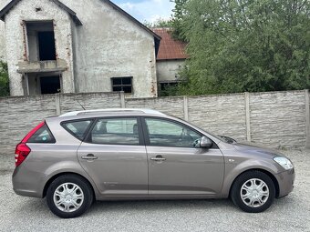 Kia Cee´d SW 1.6 CRDi VGT 16V 90k EX - 2