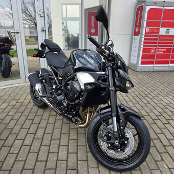 Kawasaki Z900 2025 čierna - 2