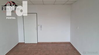 Priestor pre Vaše podnikanie v centre Senca - 2