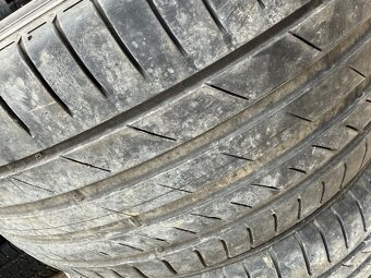 Kumho 285/40 r21 - 2