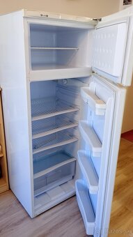 Chladnička s mrazničkou INDESIT - 2