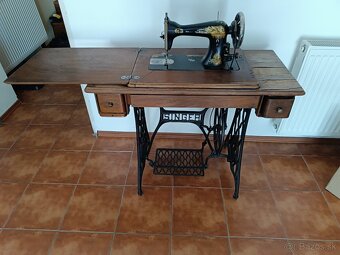 Šijací stroj Singer - 2