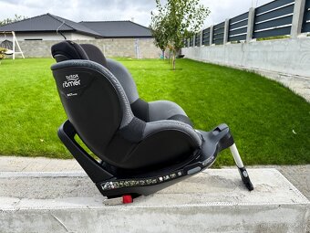 Autosedačka Britax Römer Dualfix M i-Size čierna - 2