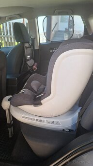 PETITE&MARS Autosedačka Reversal II Isofix Grey 0-18 kg - 2