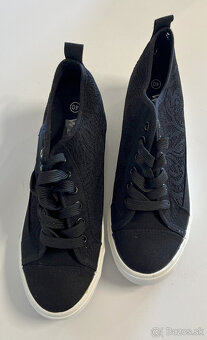 Dámske tenisky - čipkový vzhľad - 2