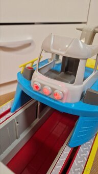 Tlapkova patrola lod - 2