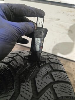 Zimné Pneu Apollo 215/60 R17 - 2