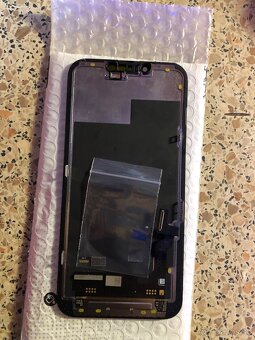 Predám display IPhone 13 - 2