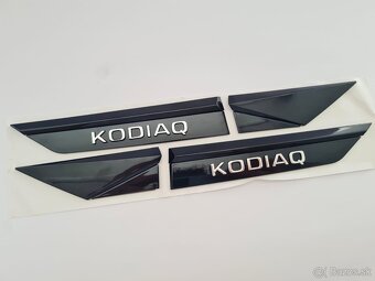 ČIERNE Nápisy s chrómovymi pismenami pre ŠKODA Modely - 2