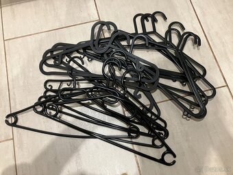 DARUJEM Plastové Vešiaky - 2