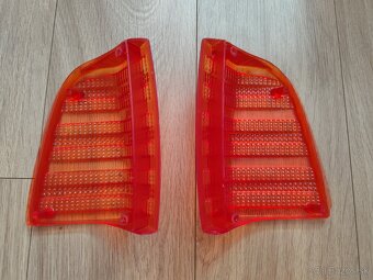 Kryty predných smeroviek Tatra 613 - 2