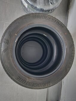Predám jazdené pneu Bridgestone alenza - 2