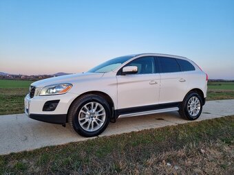VOLVO XC60 .. 2,4D5 .. AWD .. Top stav .. - 2