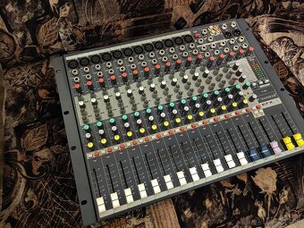Predám Soundcraft EFX12 - 2