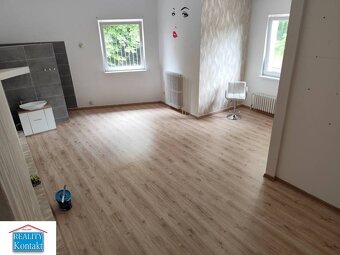 Ponúkame na prenájom obchodný priestor v Nových Zámkoch - 2