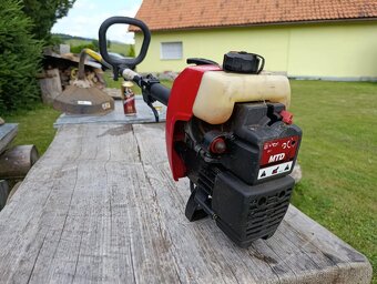 Predám krovinorez (vyžínač ) - 2