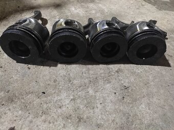 Predám 4 ks piestov Audi 3.0 TDI 171KW - 2