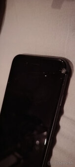 predám plne funkčný iphone 8 64gb - 2