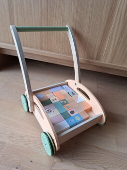 Drevený vozík s kockami Jouéco - 2