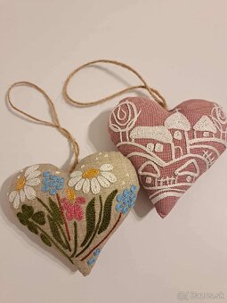 Srdiečka vyšívané krivou ihlou, 10x10cm, - 2