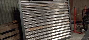 Lamely na brány - 2