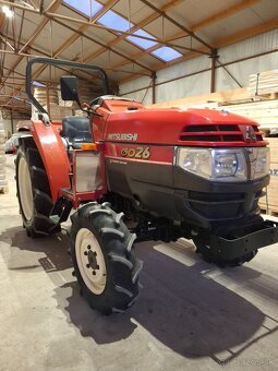 Mitsubishi GO 26 - 2