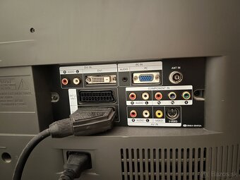 27" LCD TV Samsung (68 cm) - 2