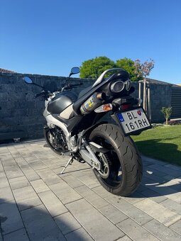 Suzuki GSR 600 - 2